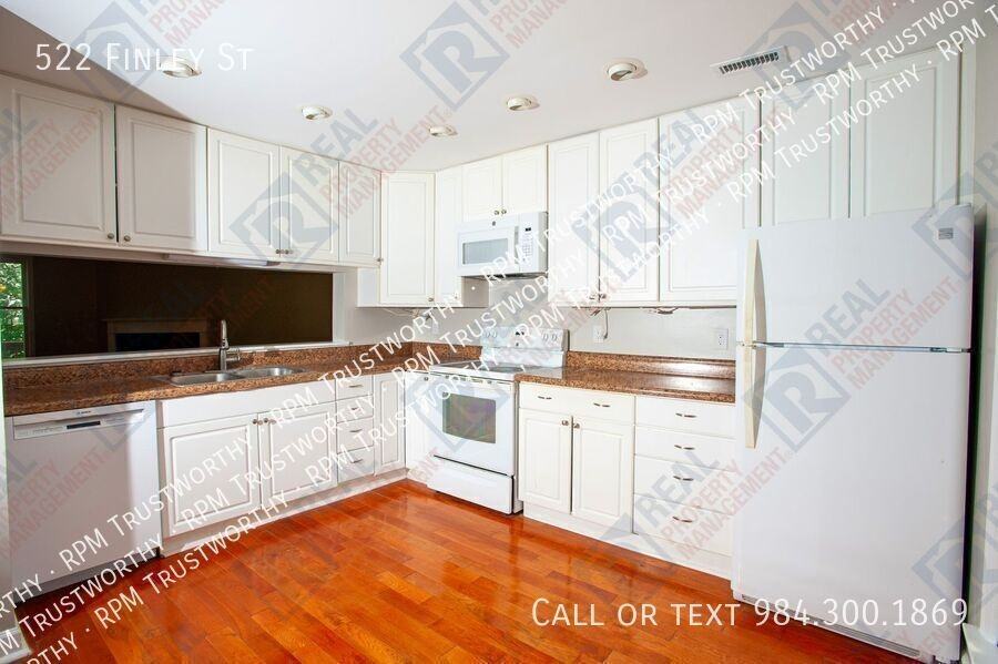522 Finley St - Photo 2 of 30
