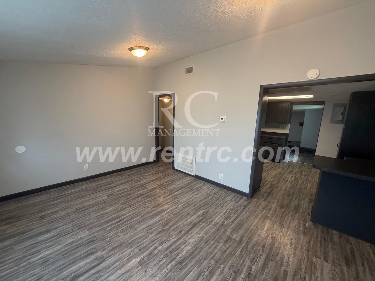 638 E Mcneil Ave #E - Photo 7 of 18