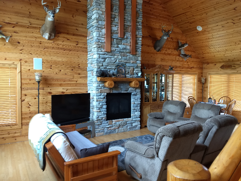 897 Coolidge Ave - Photo 4 of 35