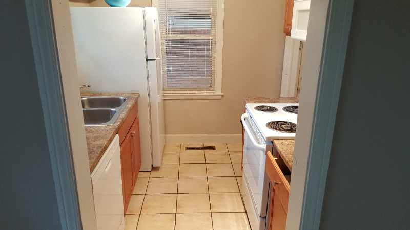 13660 Manhattan St - Photo 2 of 11
