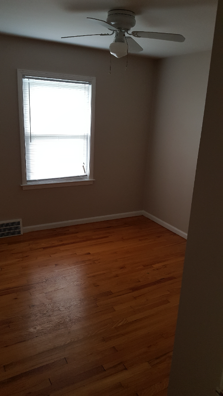 13660 Manhattan St - Photo 4 of 11