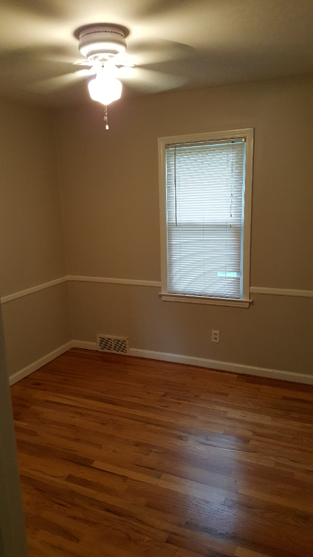 13660 Manhattan St - Photo 5 of 11