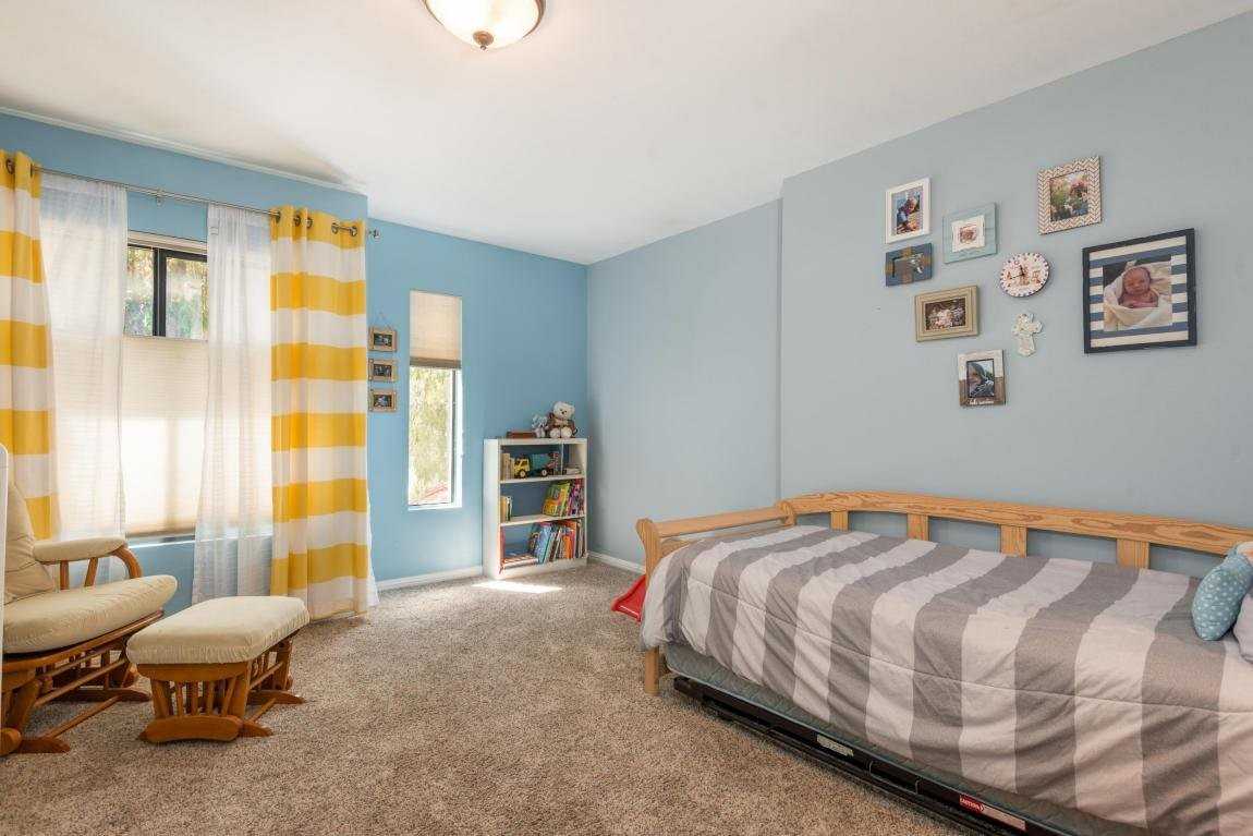4864 Sawyer Ave - Photo 7 of 11