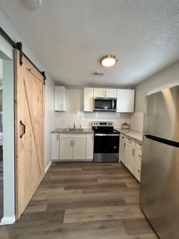 4917 Vista St - Photo 3 of 8