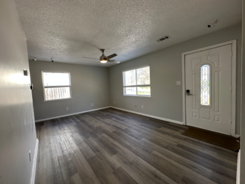 4917 Vista St - Photo 5 of 8