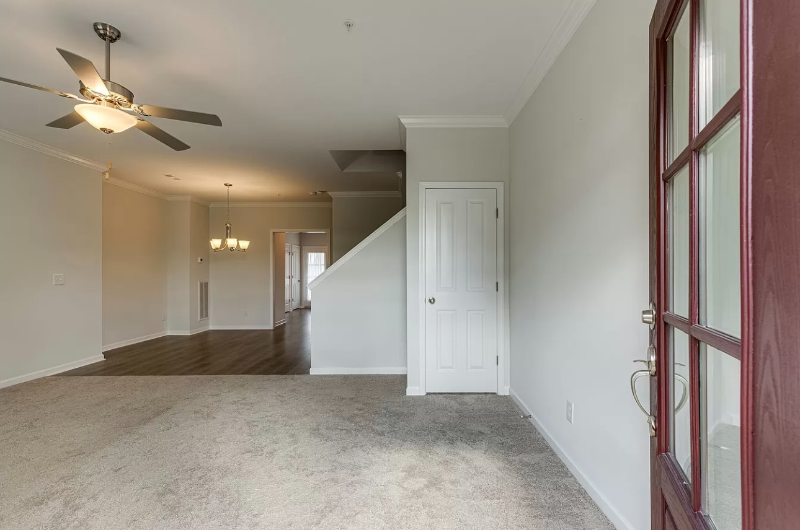 204 Kinsale Dr - Photo 4 of 38