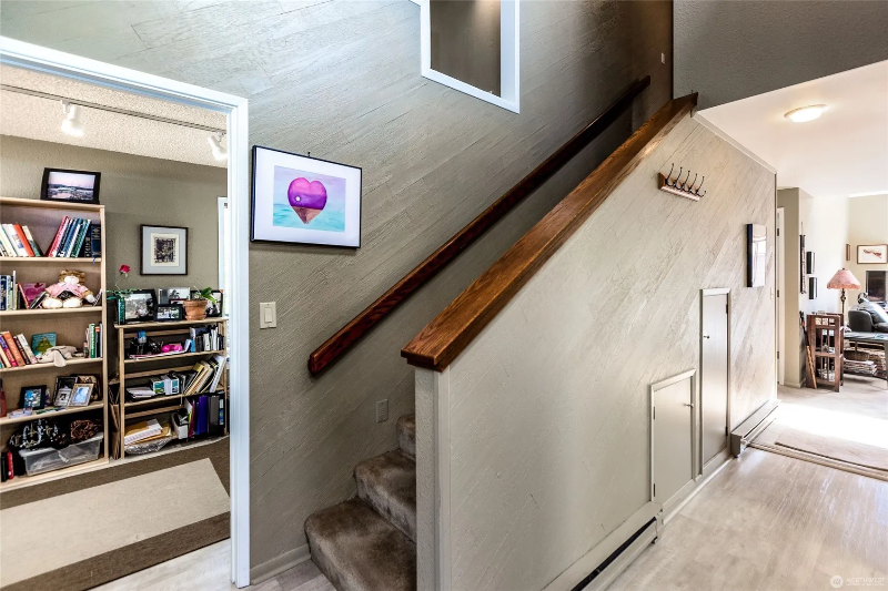 315 Spruce St #1 - Photo 4 of 24