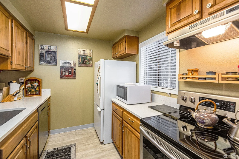 315 Spruce St #1 - Photo 5 of 24