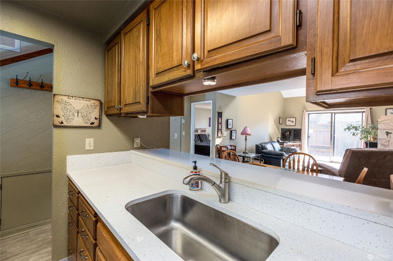 315 Spruce St #1 - Photo 6 of 24