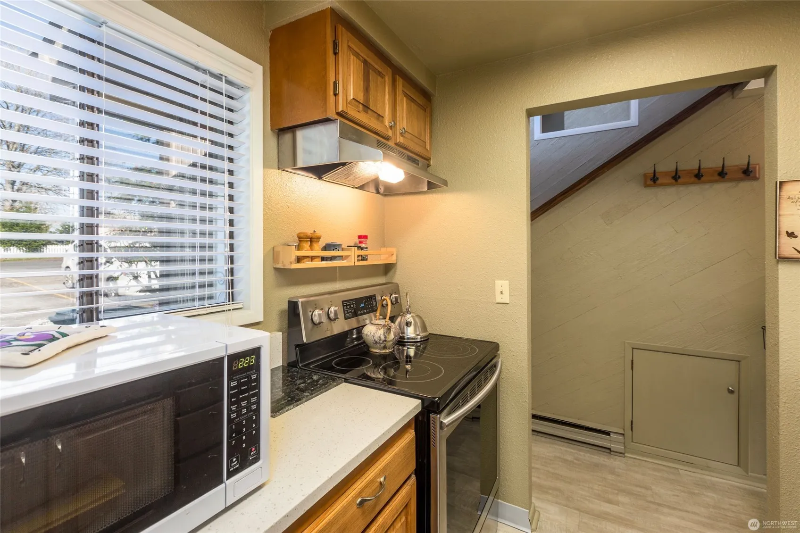 315 Spruce St #1 - Photo 7 of 24