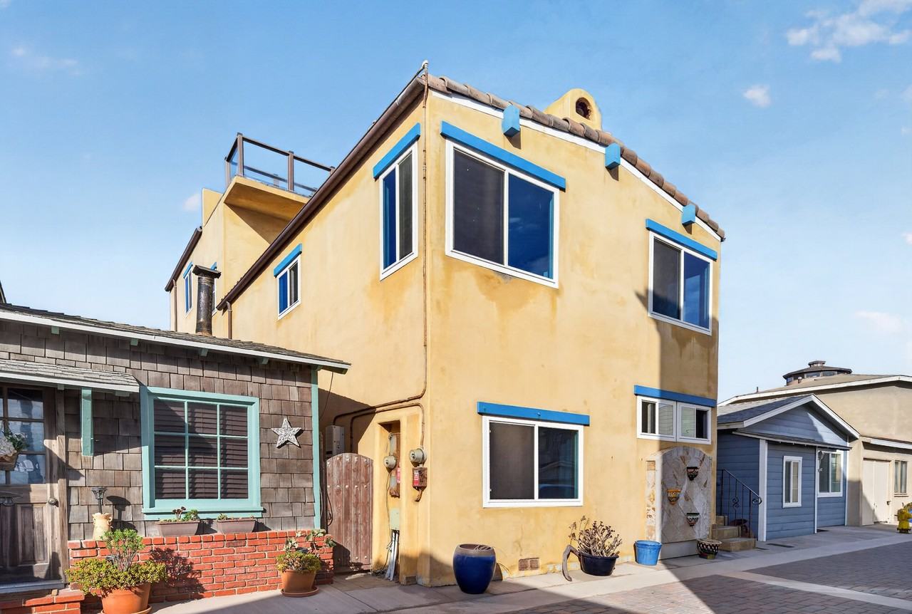 14 B St #A - Photo 2 of 20
