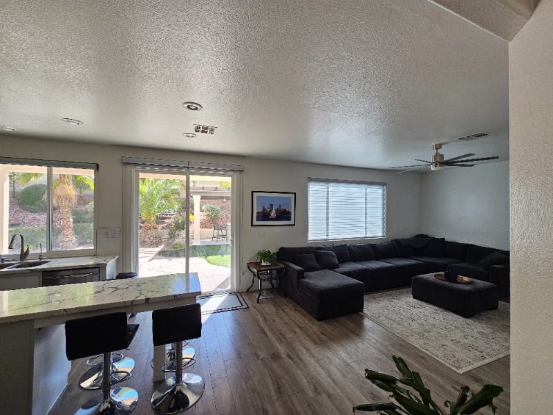 2273 Surrey Meadows Ave - Photo 3 of 40
