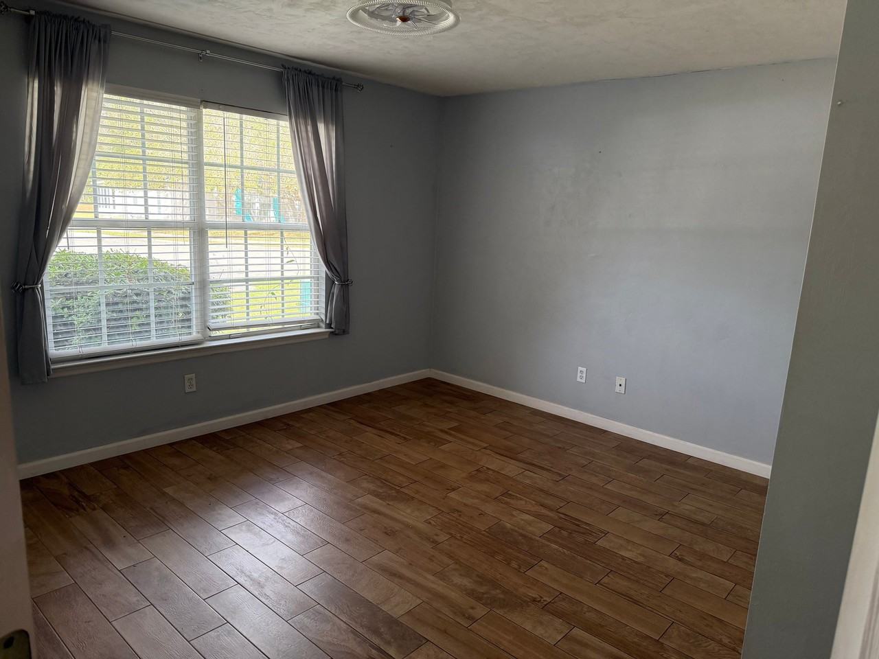 3211 Nw 25th Ter - Photo 2 of 13