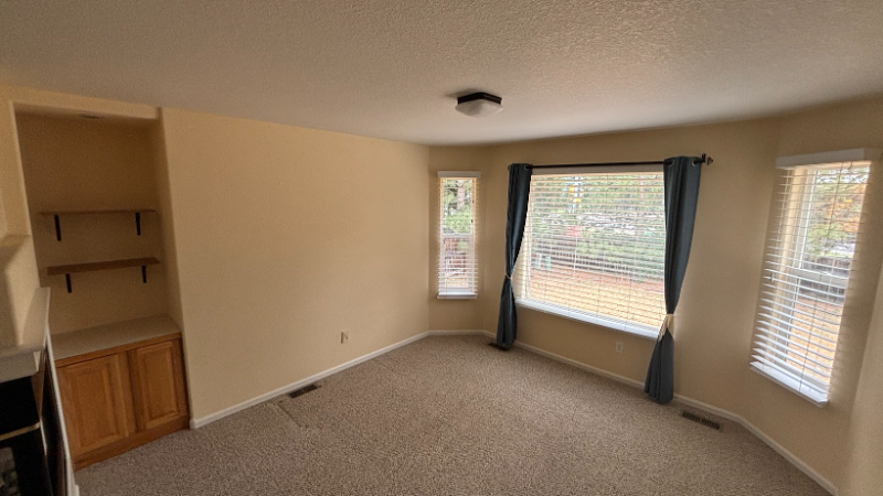 3908 Ridgeway Ct - Photo 5 of 18