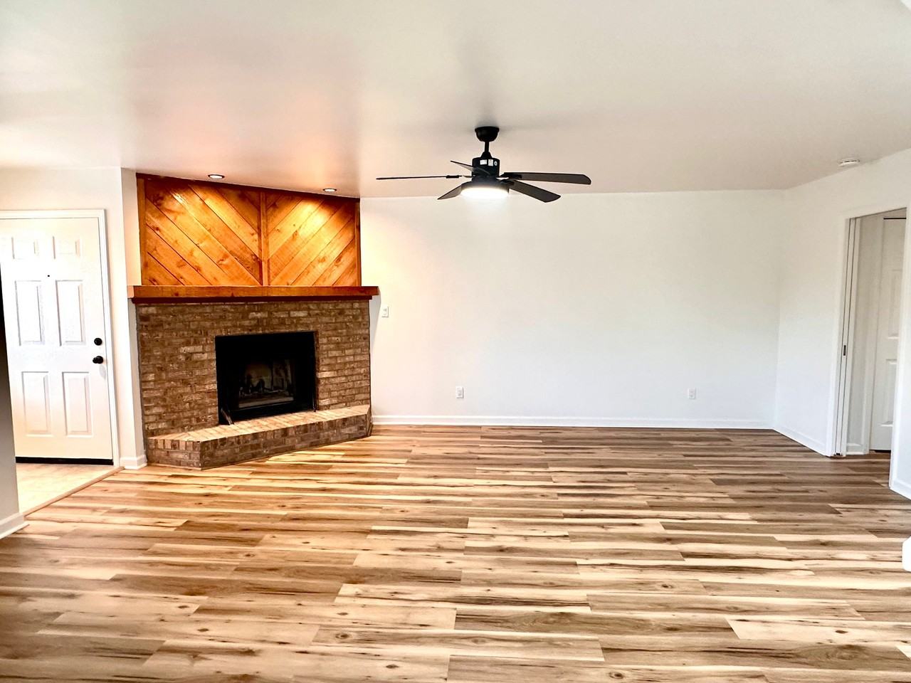 4210 Pinehurst Cir #F9 - Photo 7 of 21