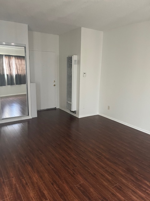 833 Lincoln Blvd #1 - Photo 4 of 13