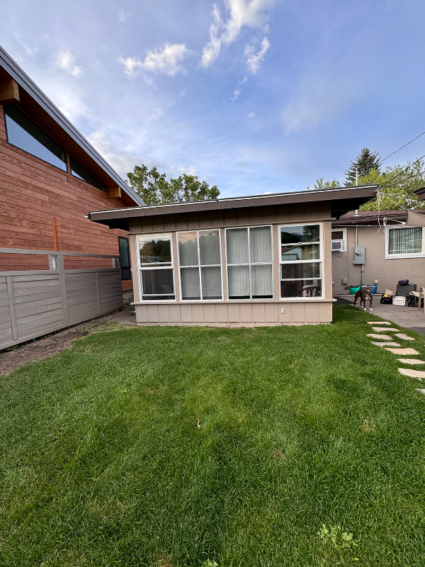 426 S 9th St - Photo 4 of 17