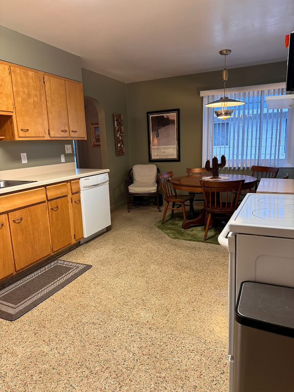 426 S 9th St - Photo 5 of 17