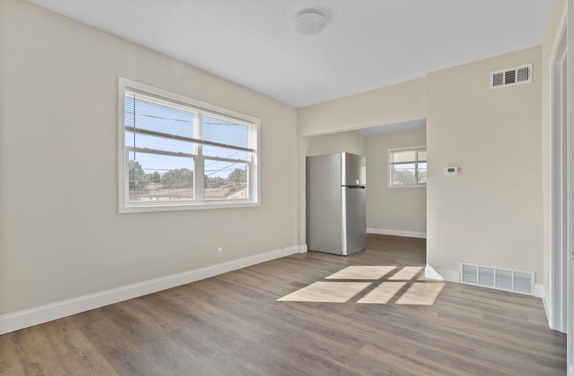 474 E Norwich Ave #B - Photo 2 of 17