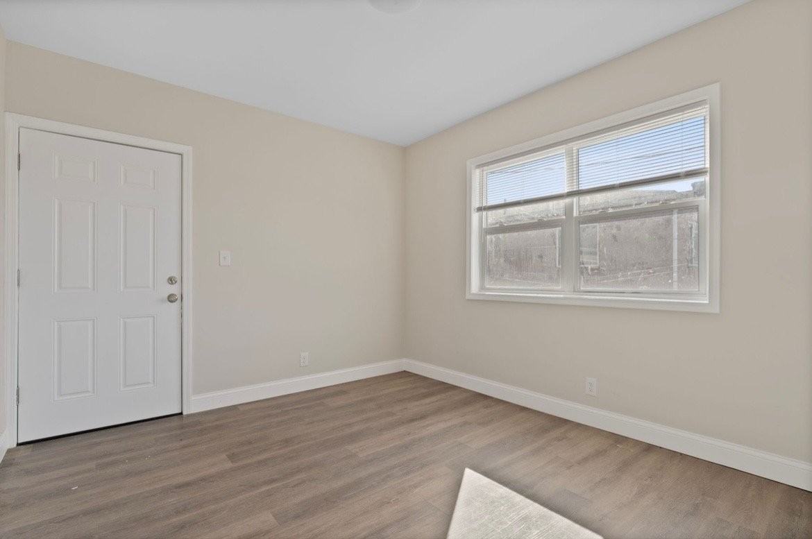 474 E Norwich Ave #B - Photo 3 of 17