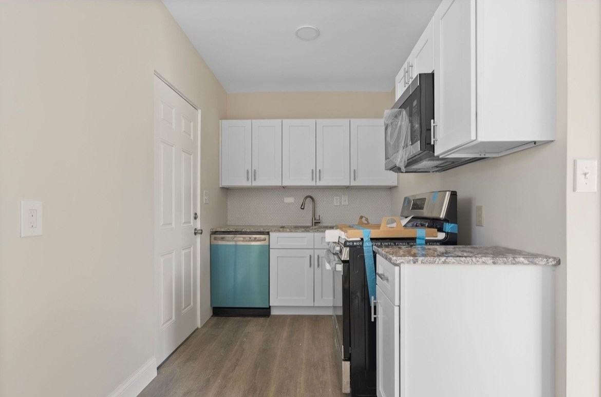 474 E Norwich Ave #B - Photo 5 of 17