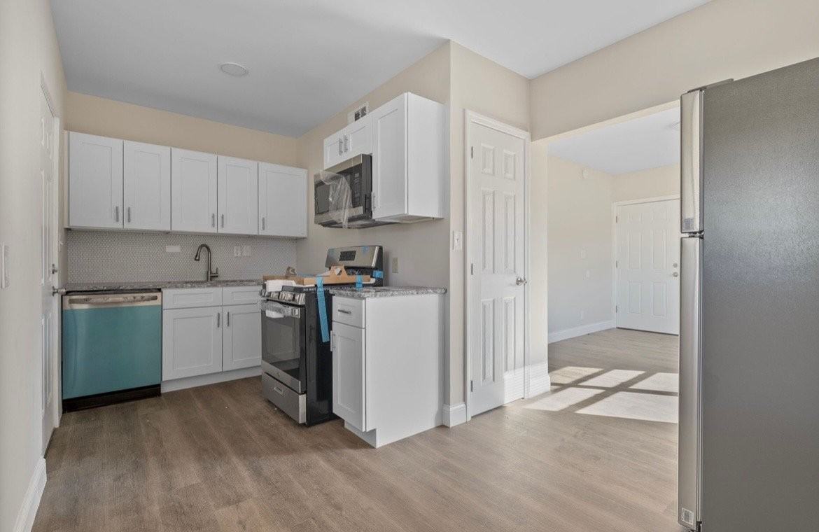 474 E Norwich Ave #B - Photo 6 of 17