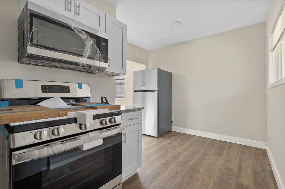 474 E Norwich Ave #B - Photo 7 of 17