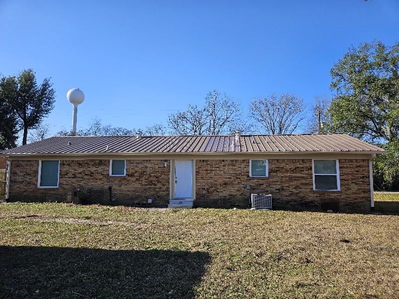 302 N Main St - Photo 2 of 22