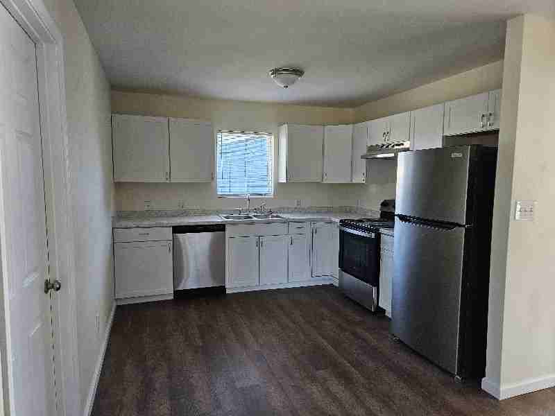 302 N Main St - Photo 4 of 22