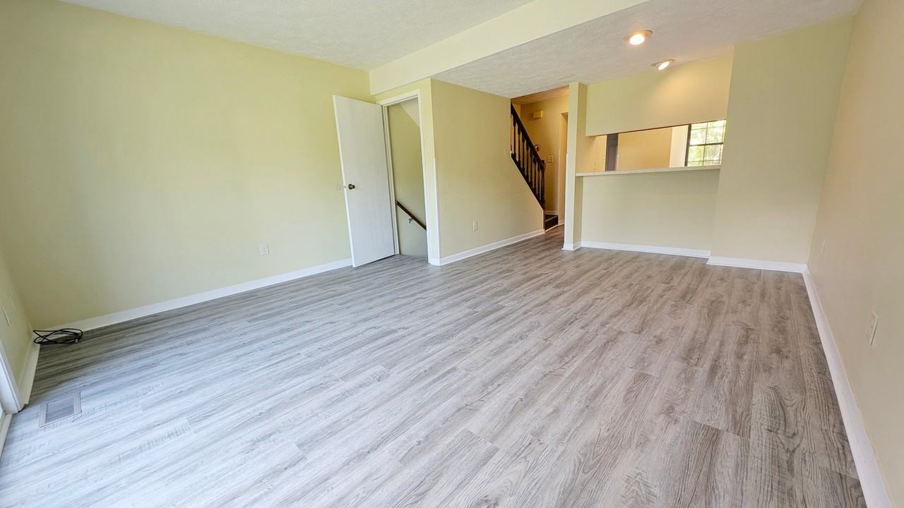 534 E Graham Pl - Photo 3 of 19