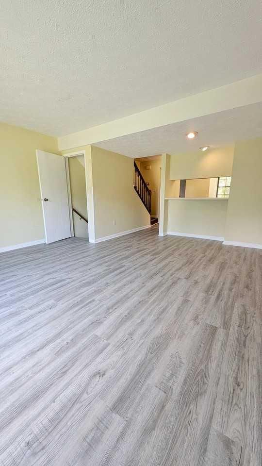 534 E Graham Pl - Photo 5 of 19