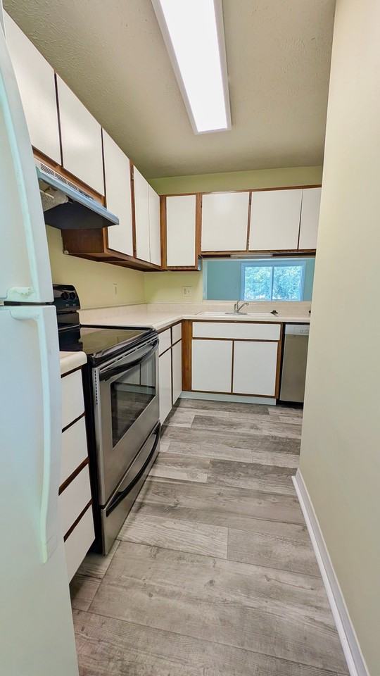 534 E Graham Pl - Photo 7 of 19