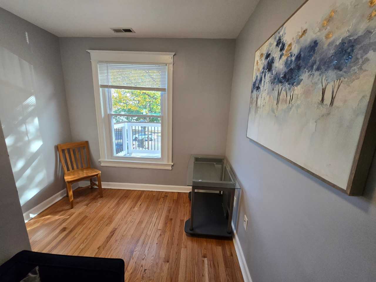 411 Hobart Pl Nw - Photo 6 of 16