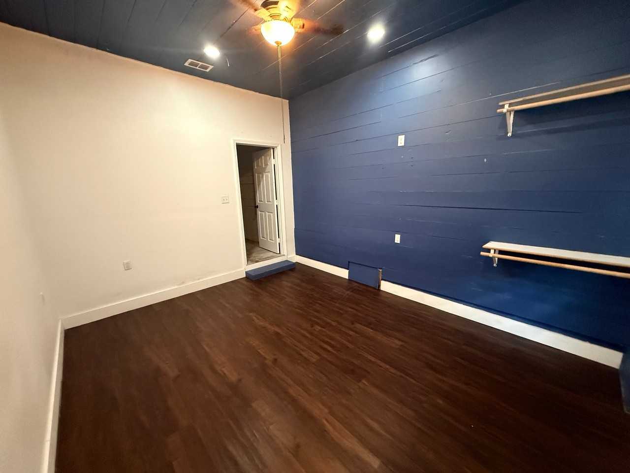 431 Diane Dr - Photo 2 of 13