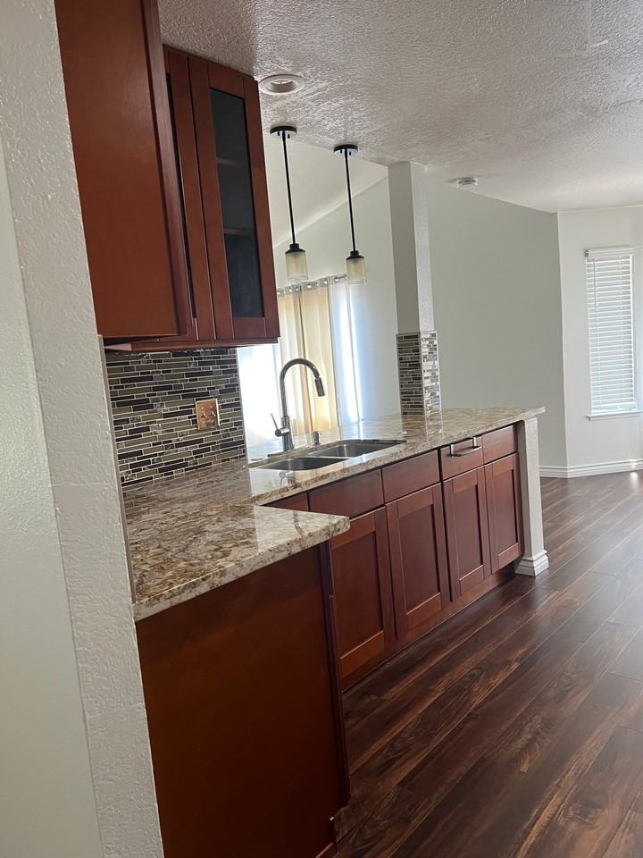 999 Porter Ave #2 - Photo 2 of 8