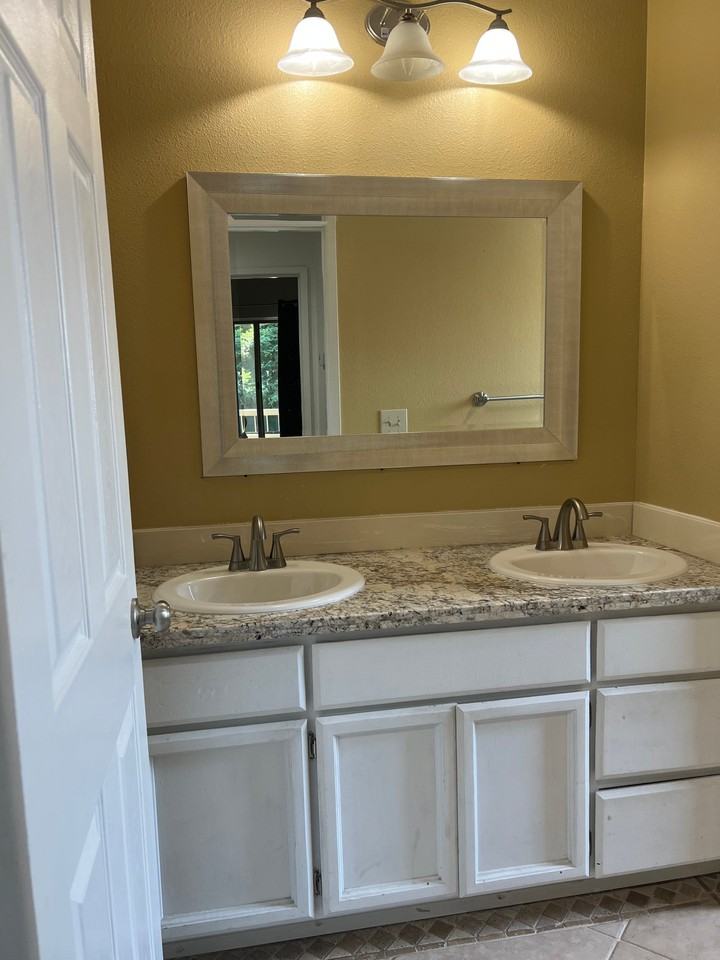 999 Porter Ave #2 - Photo 5 of 8