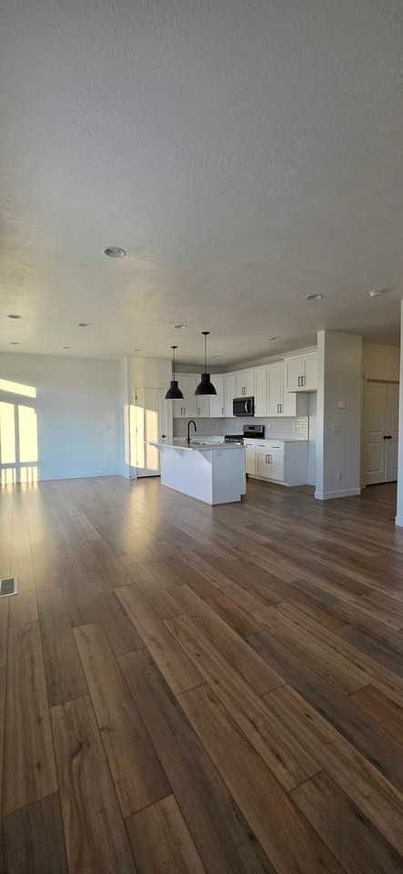 4253 E Center Point St - Photo 3 of 50