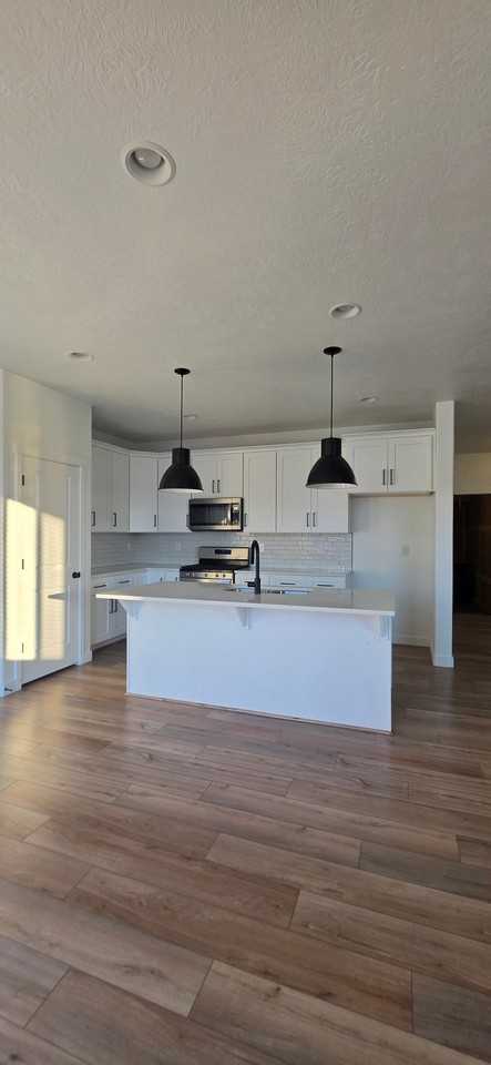 4253 E Center Point St - Photo 6 of 50