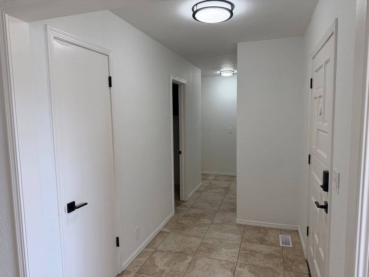 2116 Tanglewood Dr - Photo 5 of 9