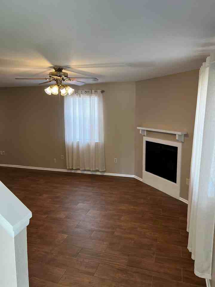 725 Heavens Dr #4 - Photo 2 of 29