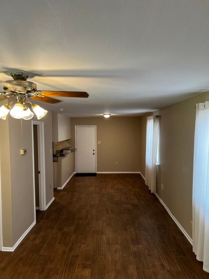 725 Heavens Dr #4 - Photo 4 of 29