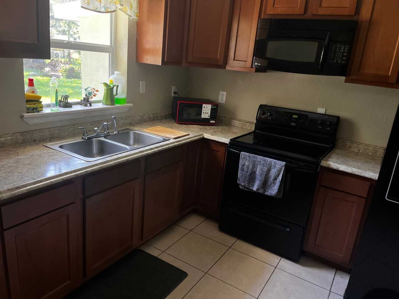 435 Dorothy Ave - Photo 7 of 9