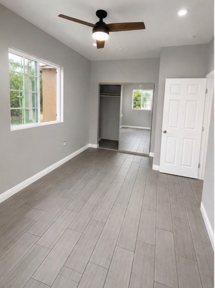12310 Thorson Ave - Photo 3 of 7