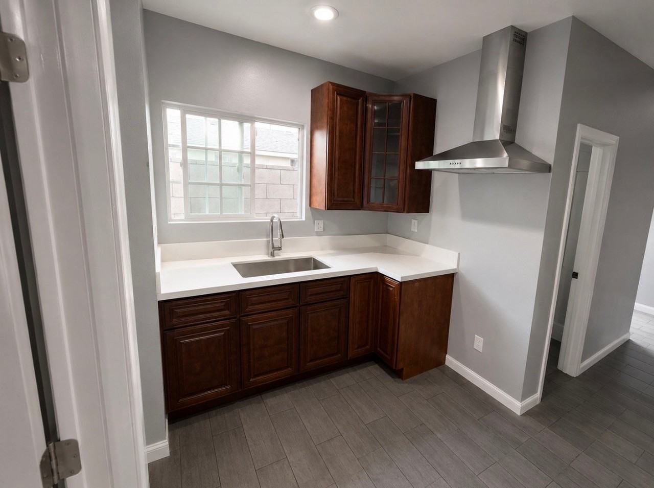 12310 Thorson Ave - Photo 6 of 7