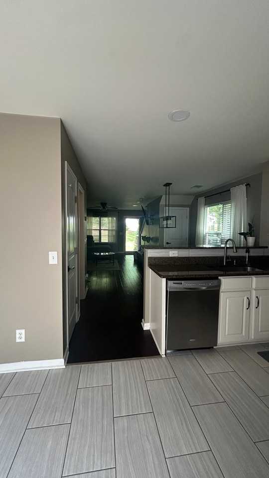 302 Mapleton Aly - Photo 6 of 20