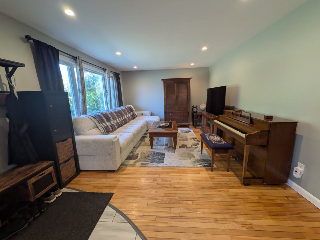 2010 Othello Avenue - Photo 4 of 47