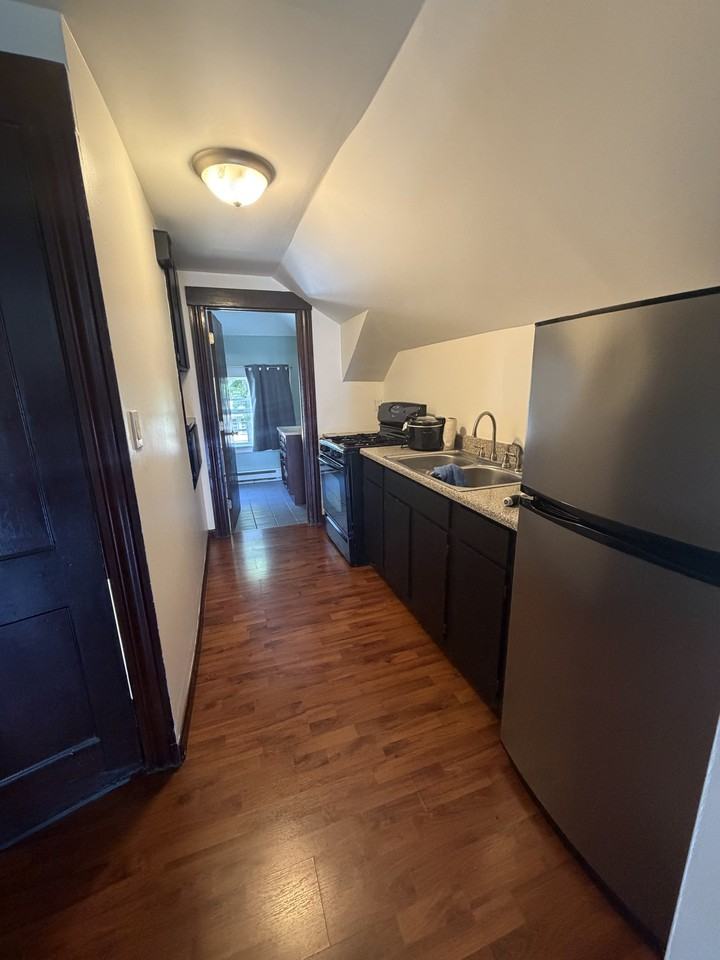 52 Chambly Ave #2 - Photo 2 of 5