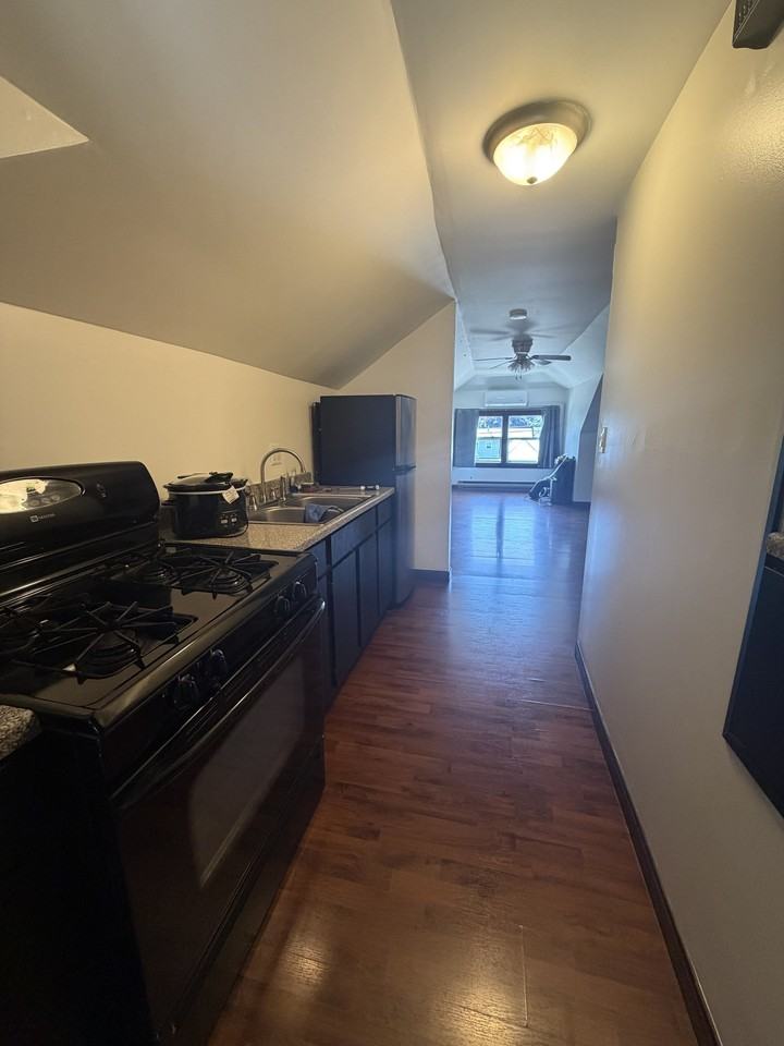 52 Chambly Ave #2 - Photo 3 of 5