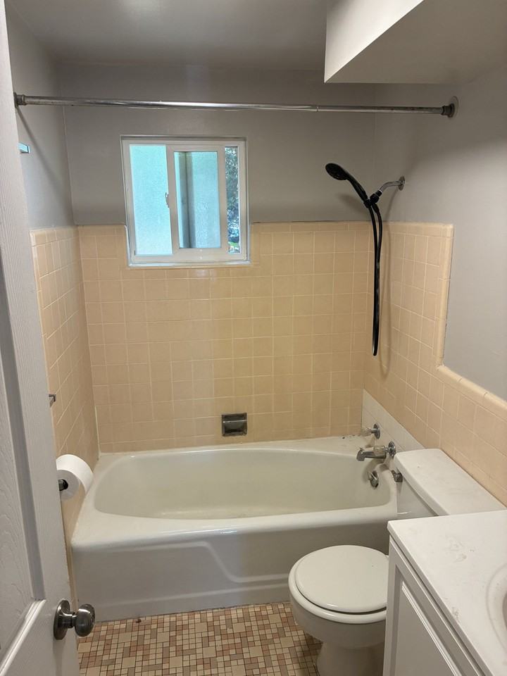 1836 S Mcclelland St #B - Photo 3 of 5