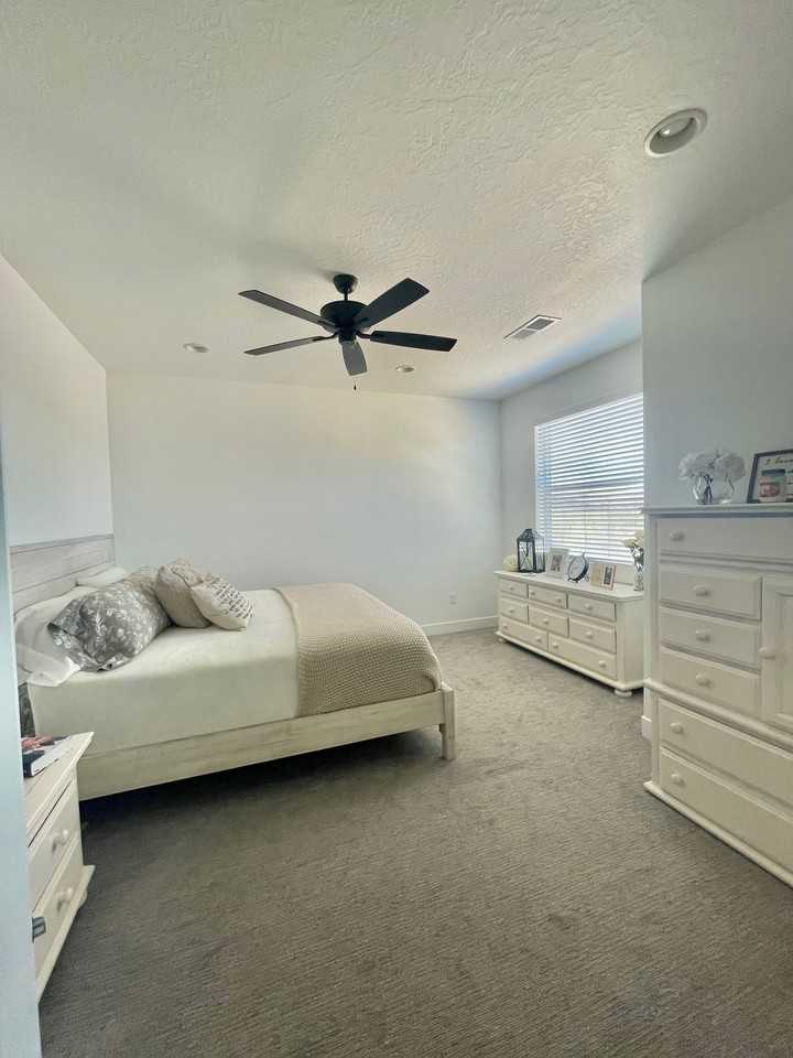 2618 E Wake Forest Ln - Photo 6 of 13